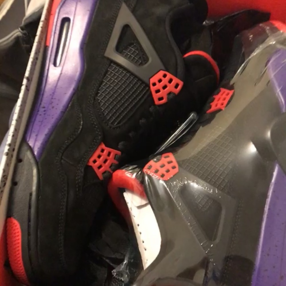 Jordan 4 Raptors, not drake ones size 10.5 DS
